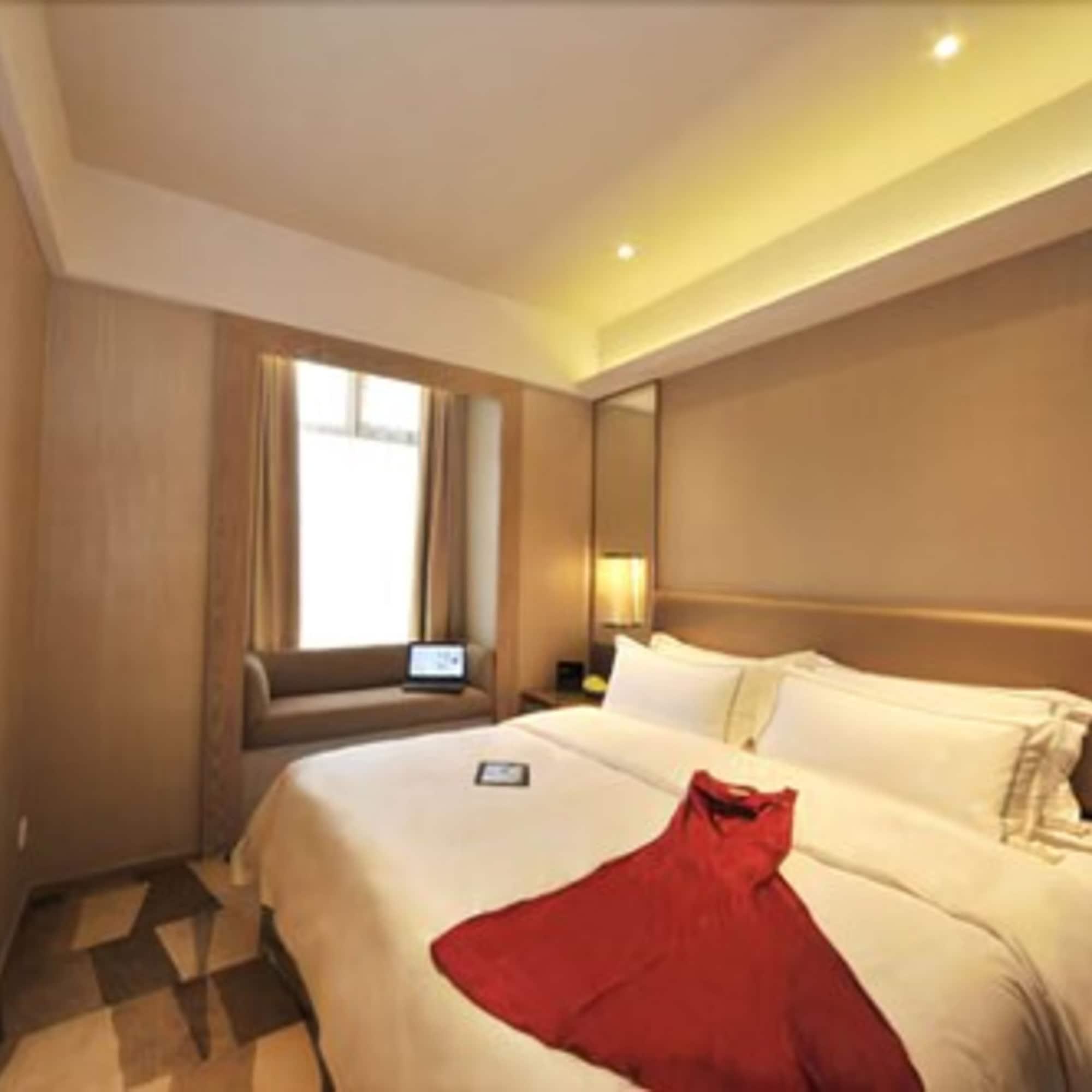 Royal Suites & Towers Vuhan Dış mekan fotoğraf