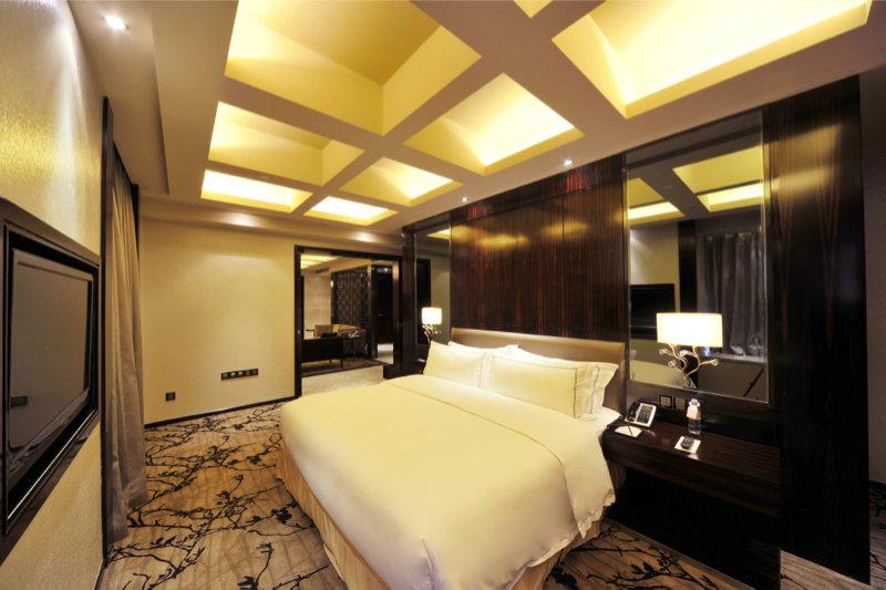 Royal Suites & Towers Vuhan Dış mekan fotoğraf